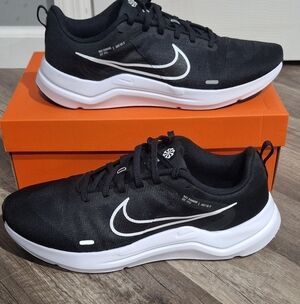 Nike Run Swift 3  Black and White Sneakers  Smoke Free Home